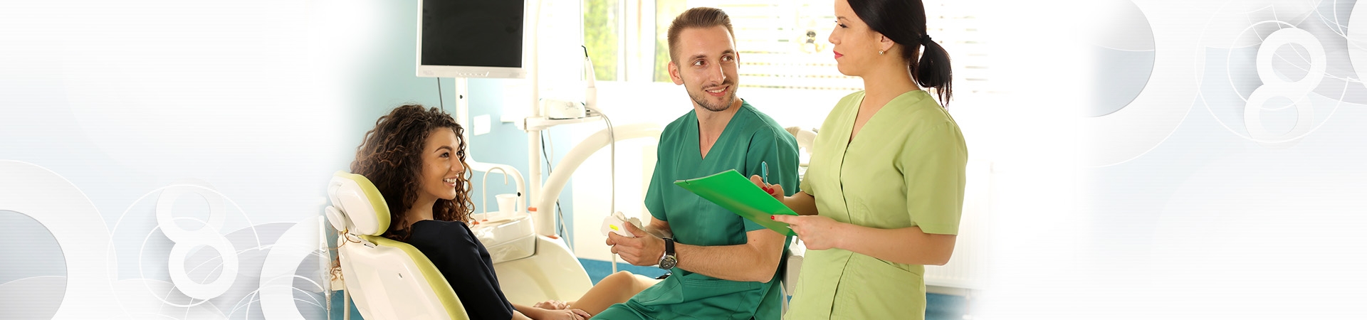 Caz clinic reabilitare orala cu fatete ceramice si implanturi dentare